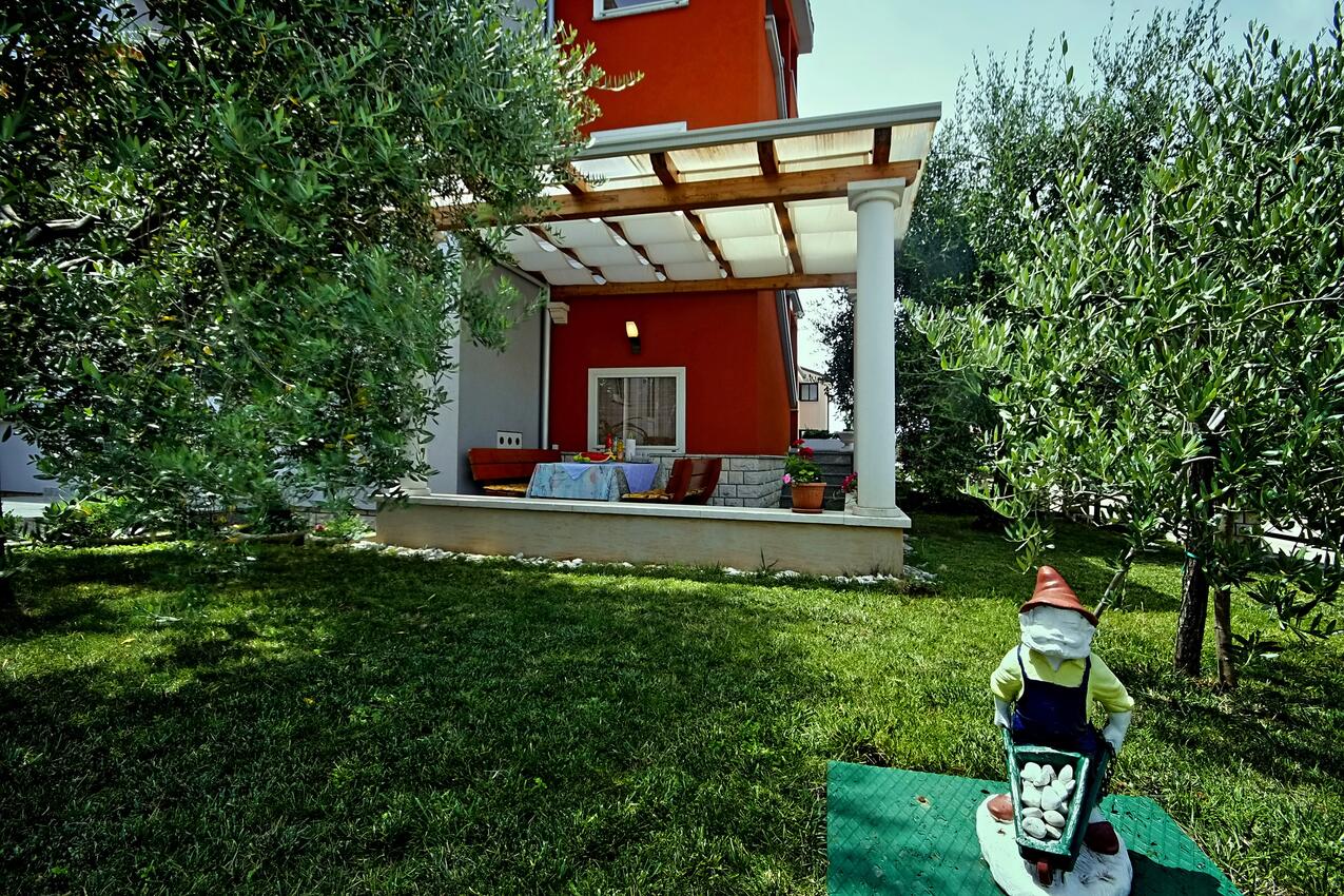 Apartments with parking spaces Umag - 22649