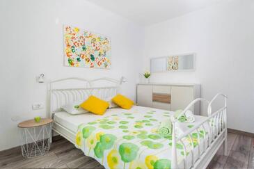 Family friendly house with a swimming pool Primorski Dolac, Zagora - 22653