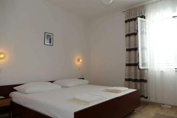 Appartamenti con parcheggio Barbat, Arbe - Rab - 22660