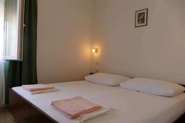 Appartamenti con parcheggio Barbat, Arbe - Rab - 22660