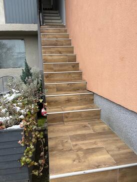 Ferienwohnungen mit Parkplatz Sisak, Moslavina - 22670