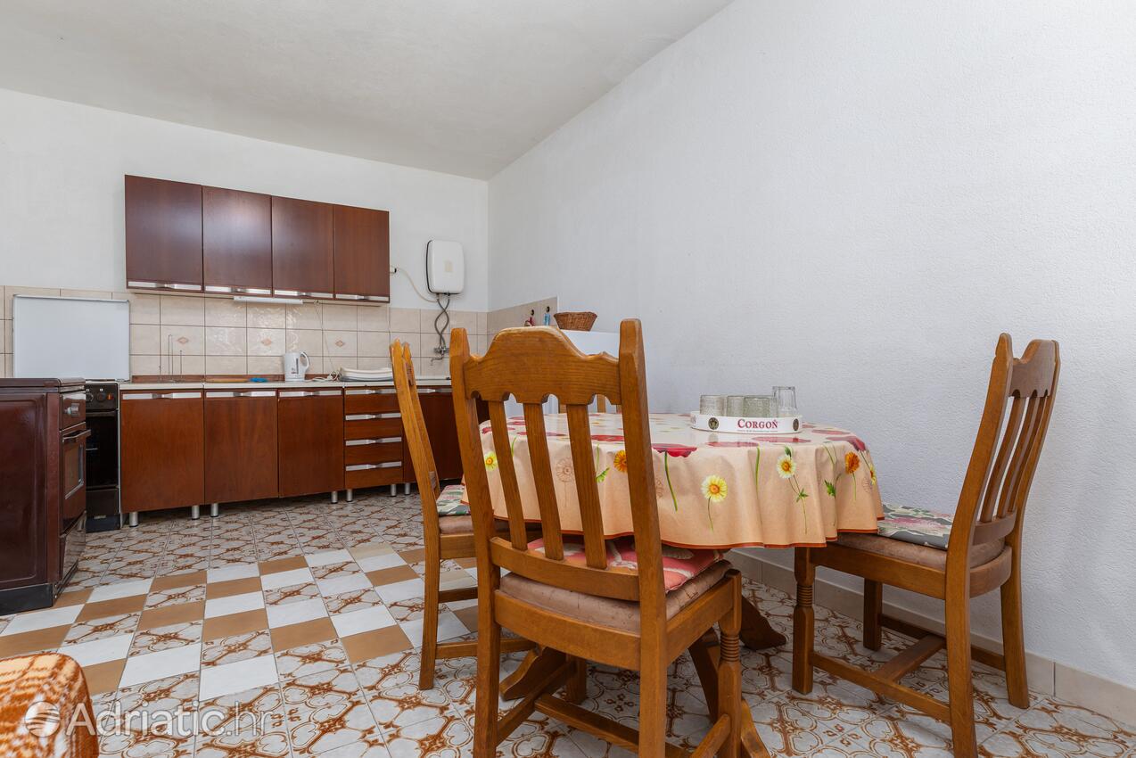 A-22678-a - Alloggi privati - Appartamenti con parcheggio Brella - Brela, Macarsca - Makarska