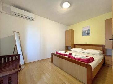 Apartmaji s parkingom Baška, Krk - 22687