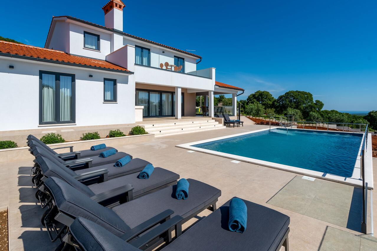 Hof - Luxusvilla mit Pool Brgod, Rasa