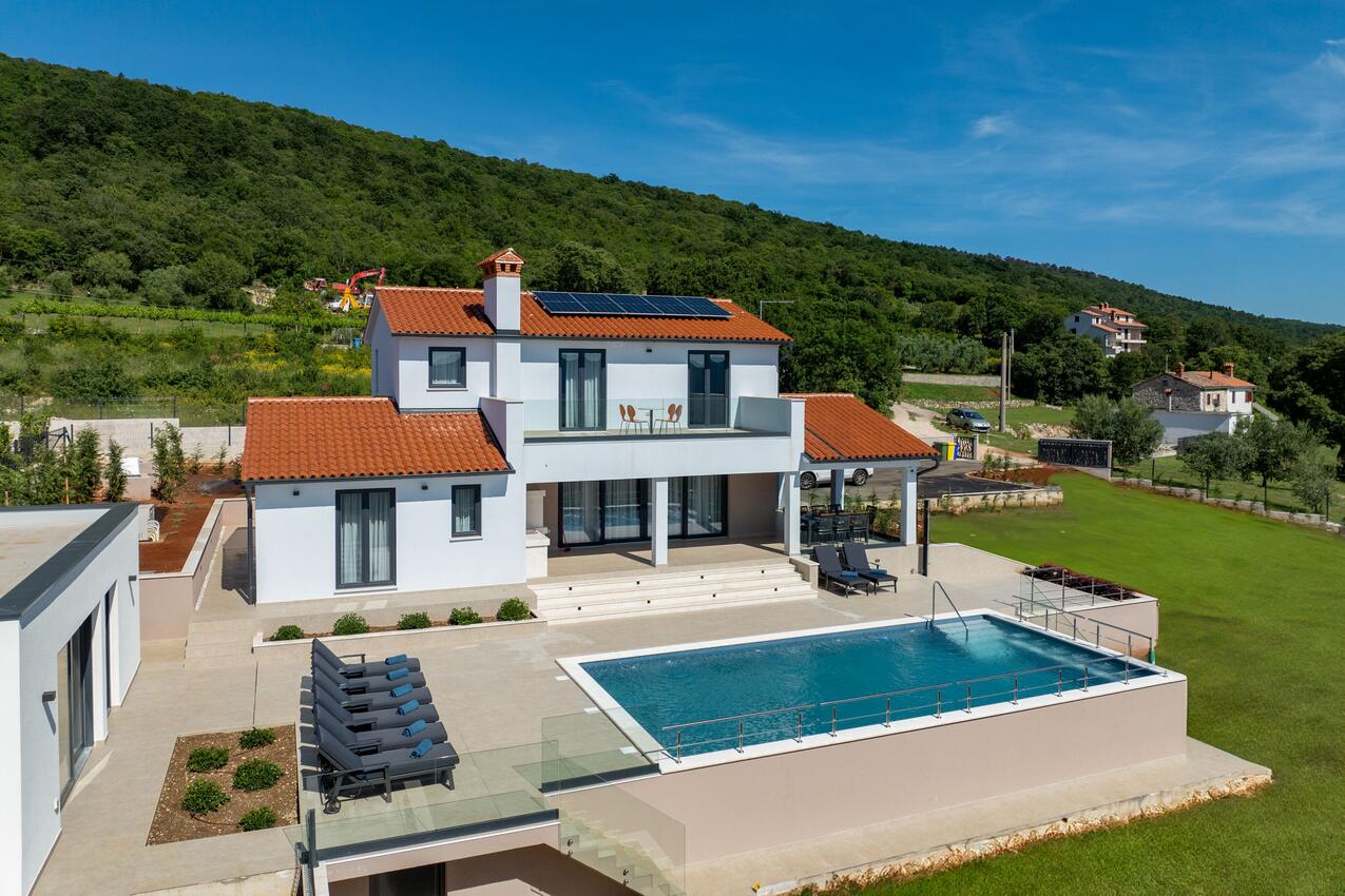 Objekt - Luxusvilla mit Pool Brgod, Rasa