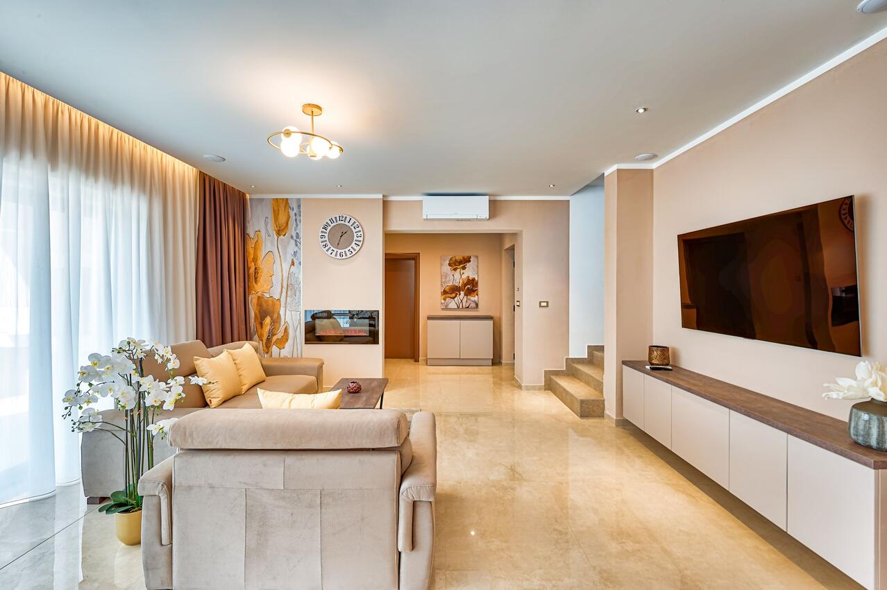 K-22689 - Privatunterkunft - Luxusvilla mit Pool Brgod, Rasa