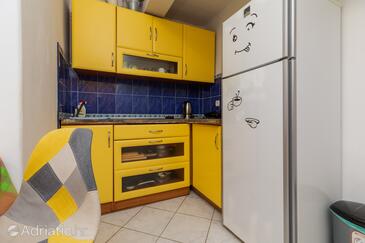 Appartamenti accanto al mare Igrane, Macarsca - Makarska - 22690