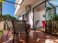 Igrane, Terrasse 2 dans l’hébergement en type apartment, avec la vue sur la mer, animaux acceptés et WiFi.