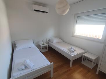 Apartmanok a tenger mellett Slatine, Ciovo - 22694