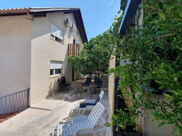 Apartmanok a tenger mellett Slatine, Ciovo - 22694