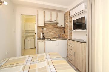 Apartmaji s parkingom Baška, Krk - 22700