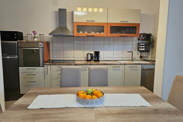 Appartements avec parking Kastel Novi, Kastela - 22702