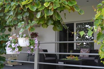 Appartamenti con parcheggio Kastel Gomilica, Castelli - Kaštela - 22714