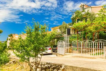 Žaborić, Šibenik, Szálláshely 22720 - Apartmanok a tenger közelében kavicsos stranddal.