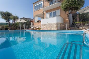 Seaside family friendly house with a swimming pool Sevid, Trogir - 22724 Adriatic.hr