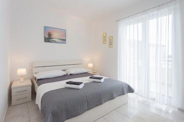 Ház családok részére medencével a tenger mellett Sevid, Trogir - 22724