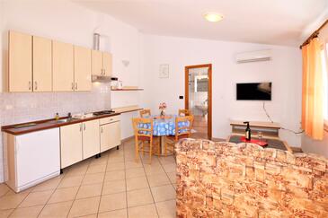 Apartamentos junto al mar Baska, Krk - 22725