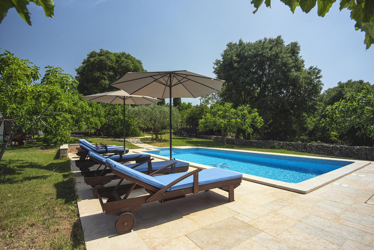 Haus mit Pool für Familien Valtura, Pula - 22734