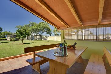 Casa familiar con estacionamiento Pula - 22738