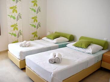 Apartamentos con piscina adecuados para familias con niños Tar, Porec - 22756