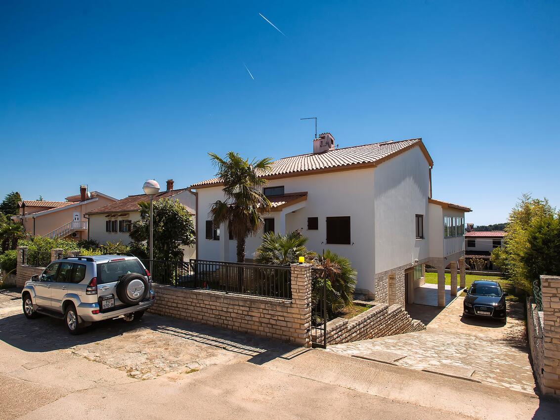 Sommerhus med parkering Premantura, Medulin - 22760