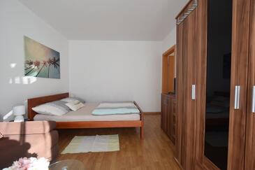 Ferienwohnungen mit Parkplatz Vantacici, Krk - 22765