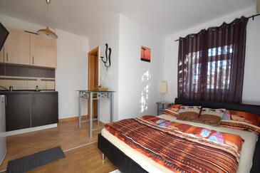Apartmaji s parkingom Vantačići, Krk - 22765