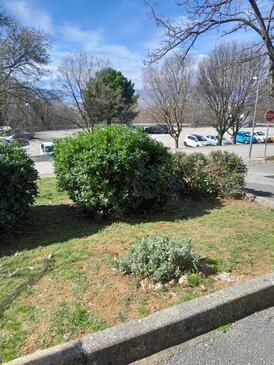 Apartment with terrace Njivice, Kvarner