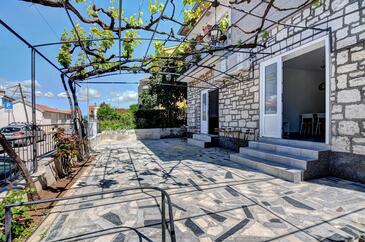 Apartmanok parkolóhellyel Pula - 22770