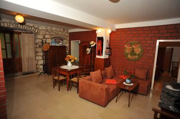 Dvosobni apartman Sutivan, Brač (A-22771-a)