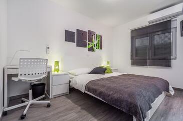 Apartmani s bazenom pogodni za obitelji s djecom Pješčana Uvala, Pula - 22778