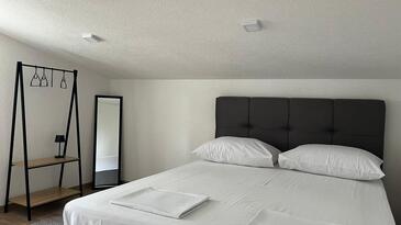 Ferienwohnungen mit Parkplatz Okrug Gornji, Ciovo - 22799