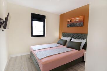 Ház családok részére medencével Vrana, Biograd - 22804