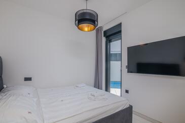 Rodinné apartmány s bazénem Njivice, Krk - 22806