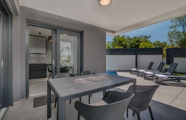 Rodinné apartmány s bazénem Njivice, Krk - 22806