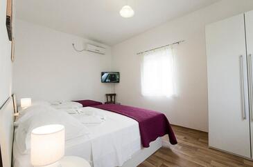 Nyaralóház medencével Selca, Brac - 22845