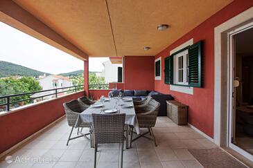 Apartmani s bazenom pogodni za obitelji s djecom Vinišće, Trogir - 22873