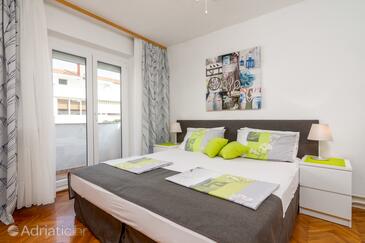 Apartments with parking space Rovinj - 2288