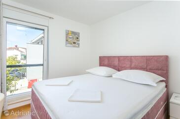 Апартаменты с бассейном Подстрана - Podstrana, Сплит - Split - 22897