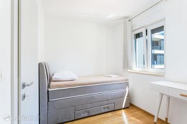 Апартаменты с бассейном Подстрана - Podstrana, Сплит - Split - 22897