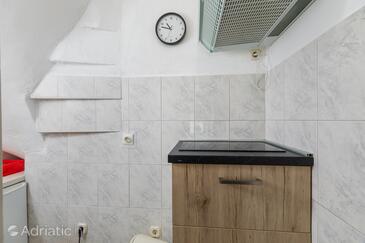 Ferienwohnungen mit Pool für Familien Brela, Makarska - 22910