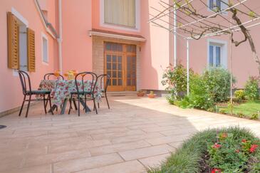 Apartments with parking space Valbandon, Fažana - 2294