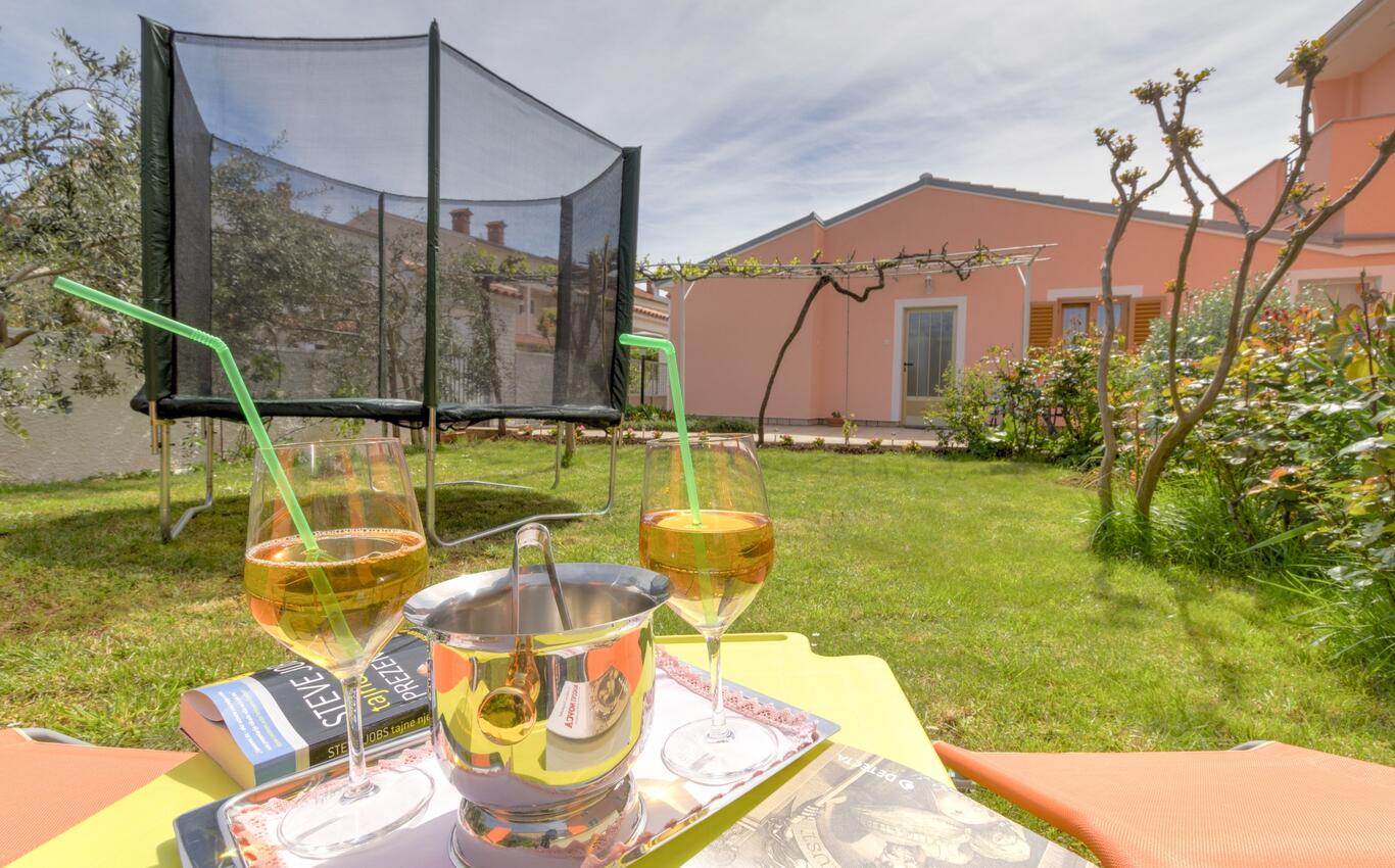Apartments with parking space Valbandon, Fažana - 2294