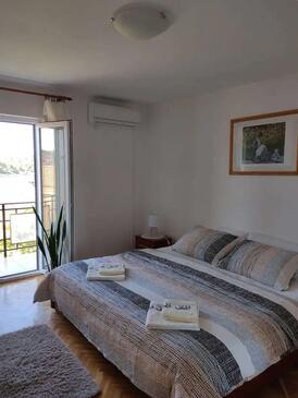 Ferienwohnungen mit Parkplatz Mali Losinj, Losinj - 22940