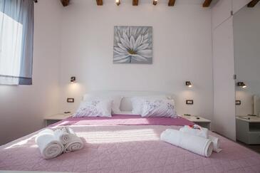 Ház családok részére medencével Sevid, Trogir - 22950