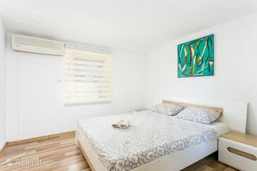 Ferienwohnungen am Meer Mastrinka, Ciovo - 22956