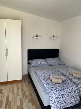 Apartmány s parkovištěm Vir - 22958