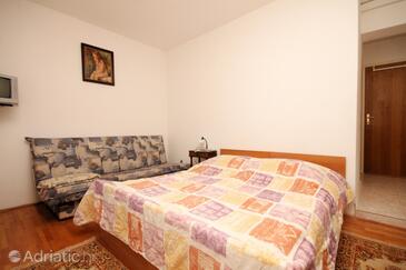 Apartmaji in sobe s parkingom Fažana - 2296