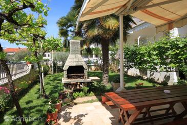 Apartmaji in sobe s parkingom Fažana - 2296