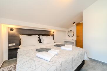 Apartmaji z bazenom za družine z otroci Vir - Kozjak, Vir - 22971